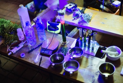Chlorophyll Extraction part Fluorescence.jpg
